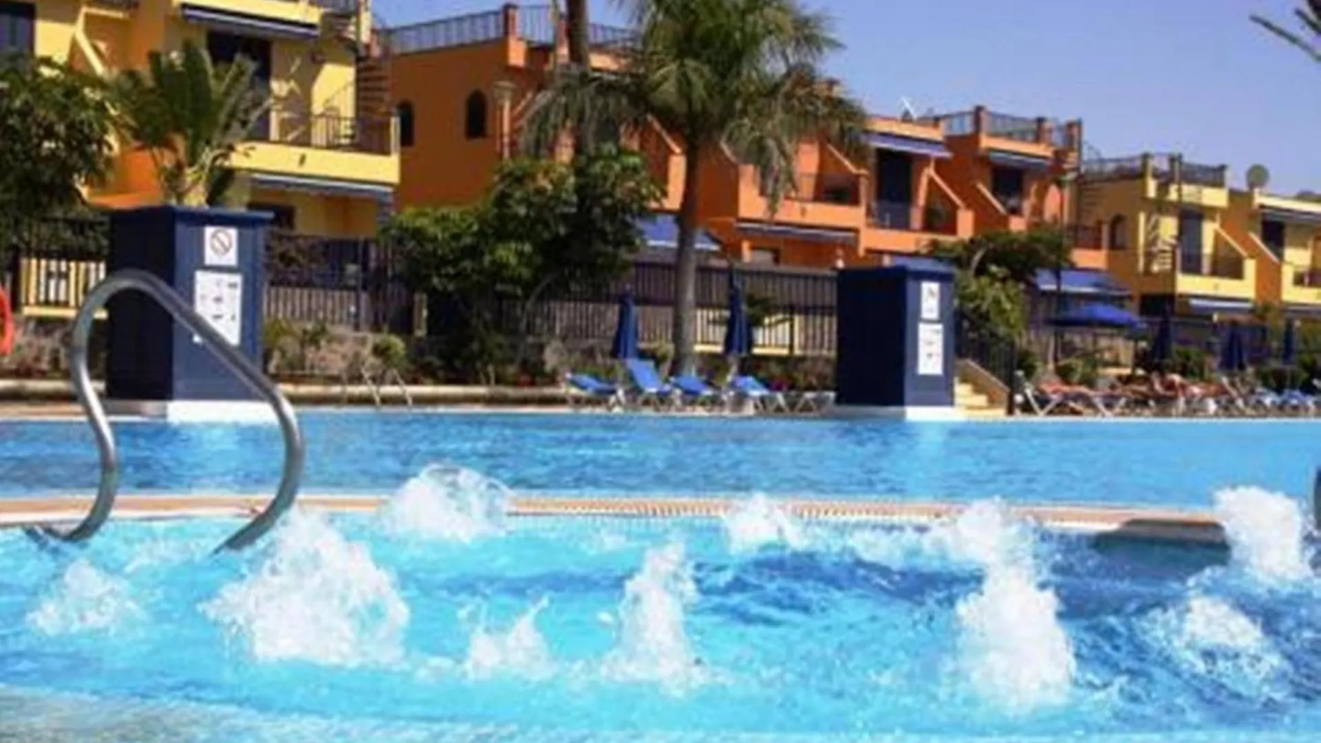 Beach And Golf 4 Bedroom Holiday Home의 연락처