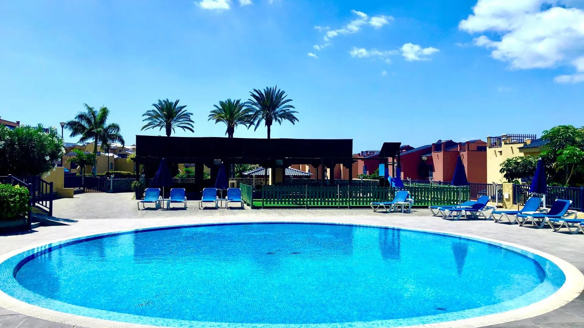 Beach And Golf 4 Bedroom Holiday Home 마스팔로마스