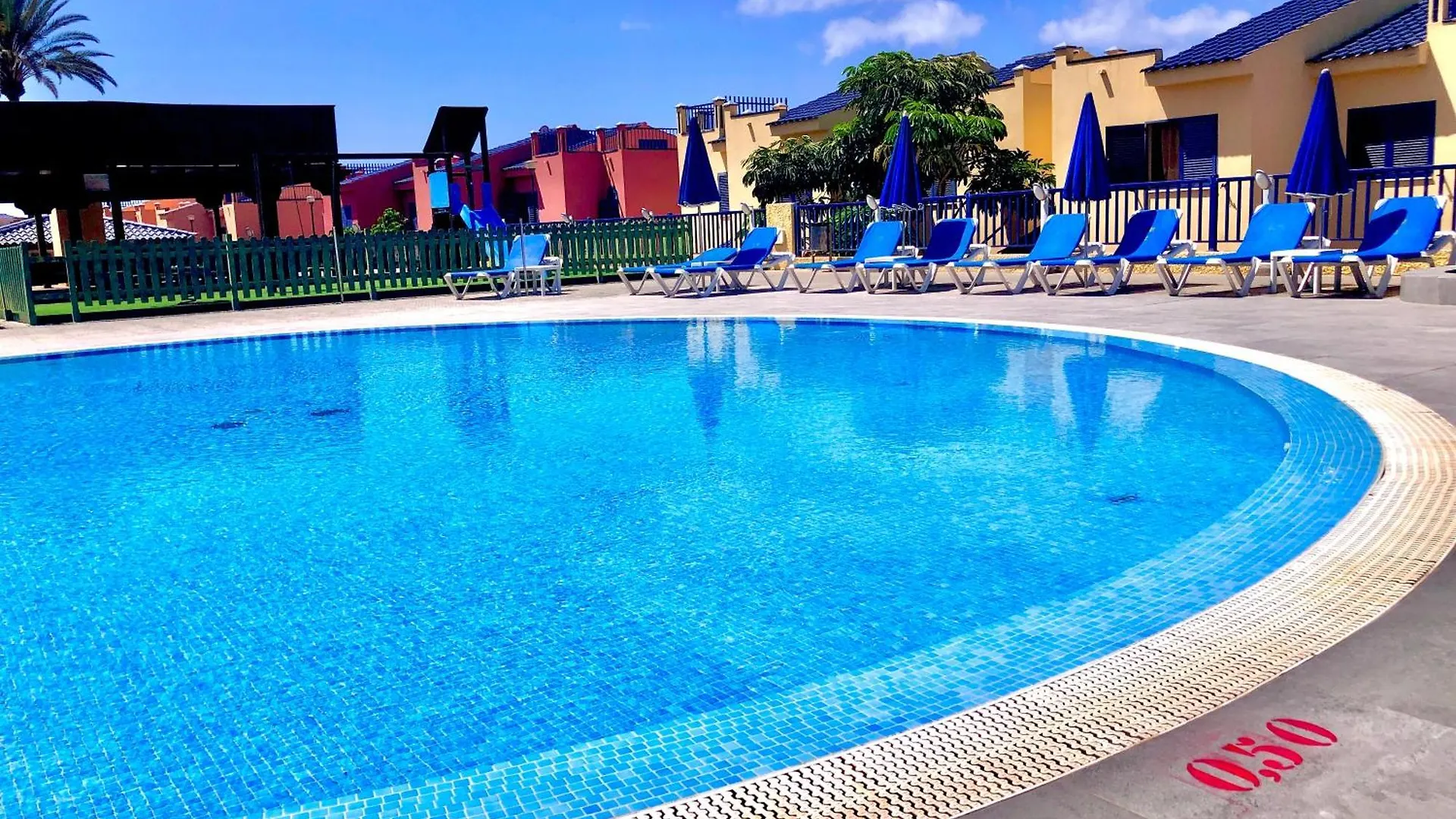 Beach And Golf 4 Bedroom Holiday Home 마스팔로마스