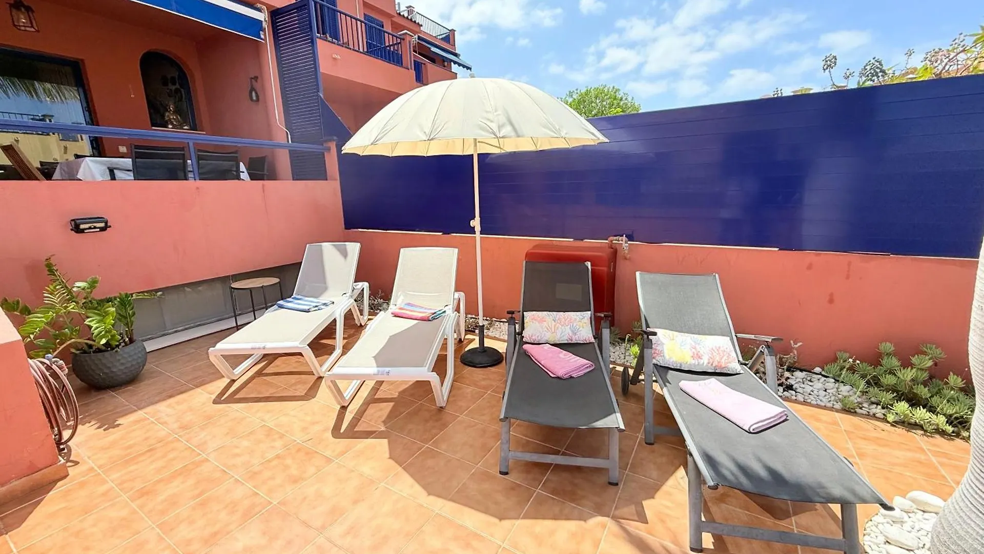 Beach And Golf 4 Bedroom Holiday Home 마스팔로마스